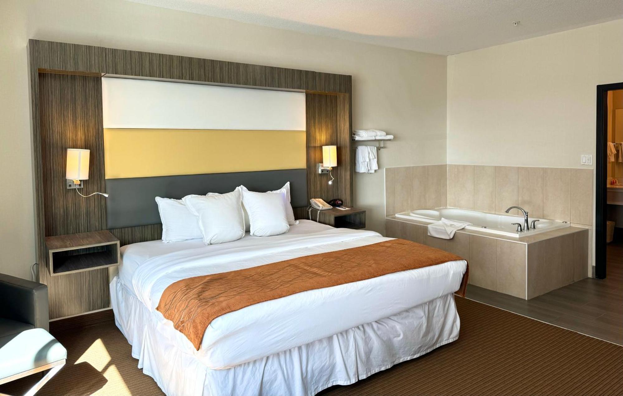 Southfort Inn Fort Saskatchewan Esterno foto