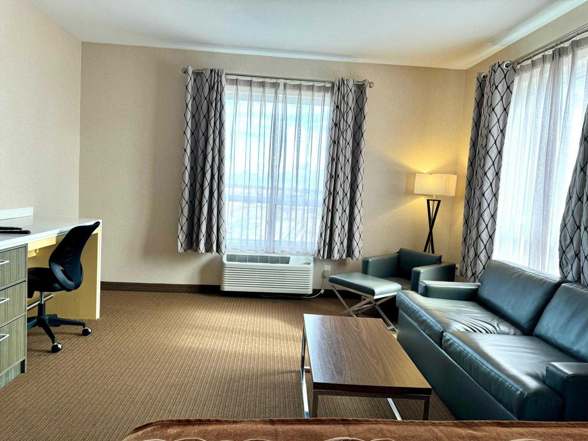 Southfort Inn Fort Saskatchewan Esterno foto