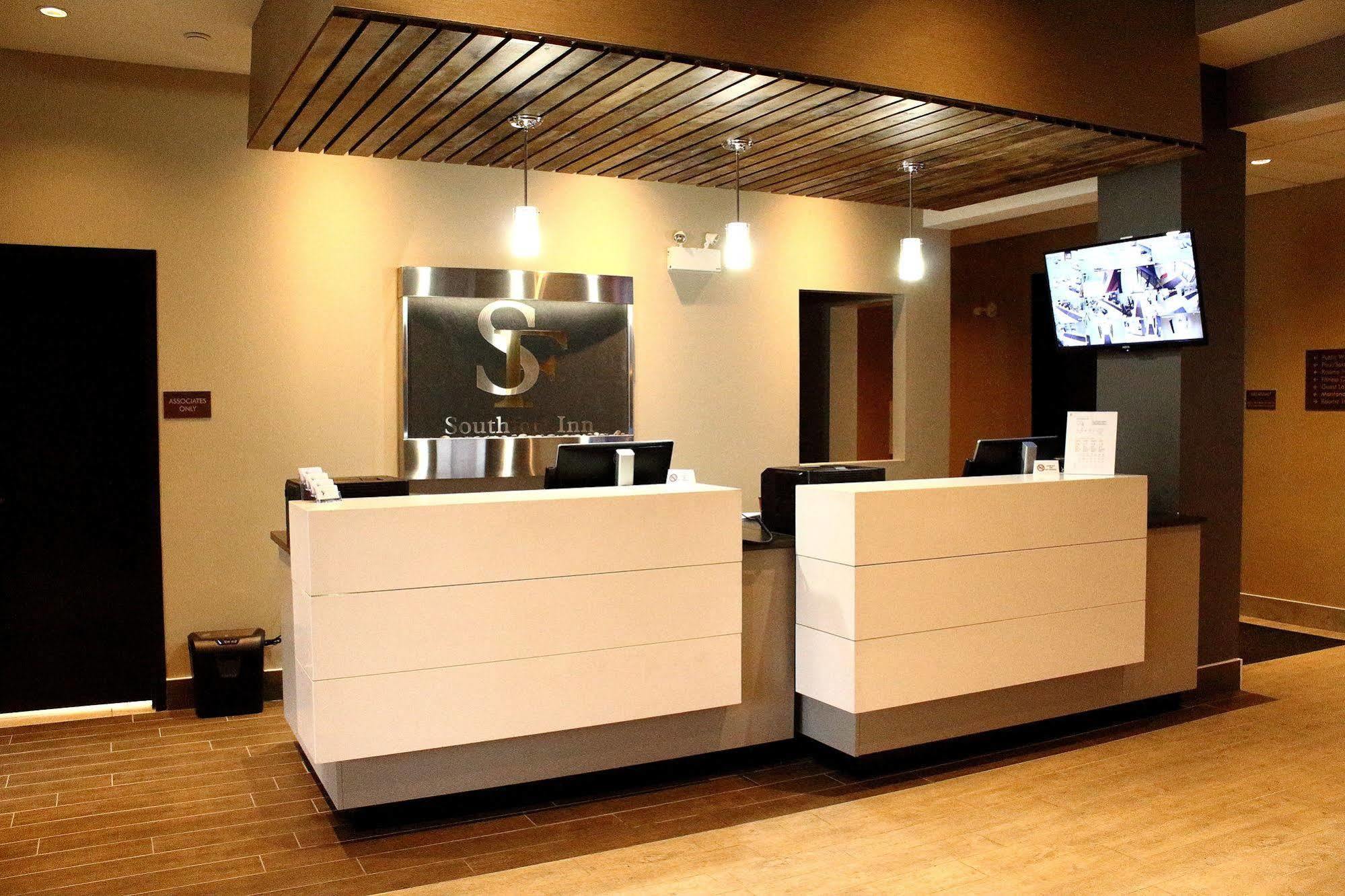 Southfort Inn Fort Saskatchewan Esterno foto